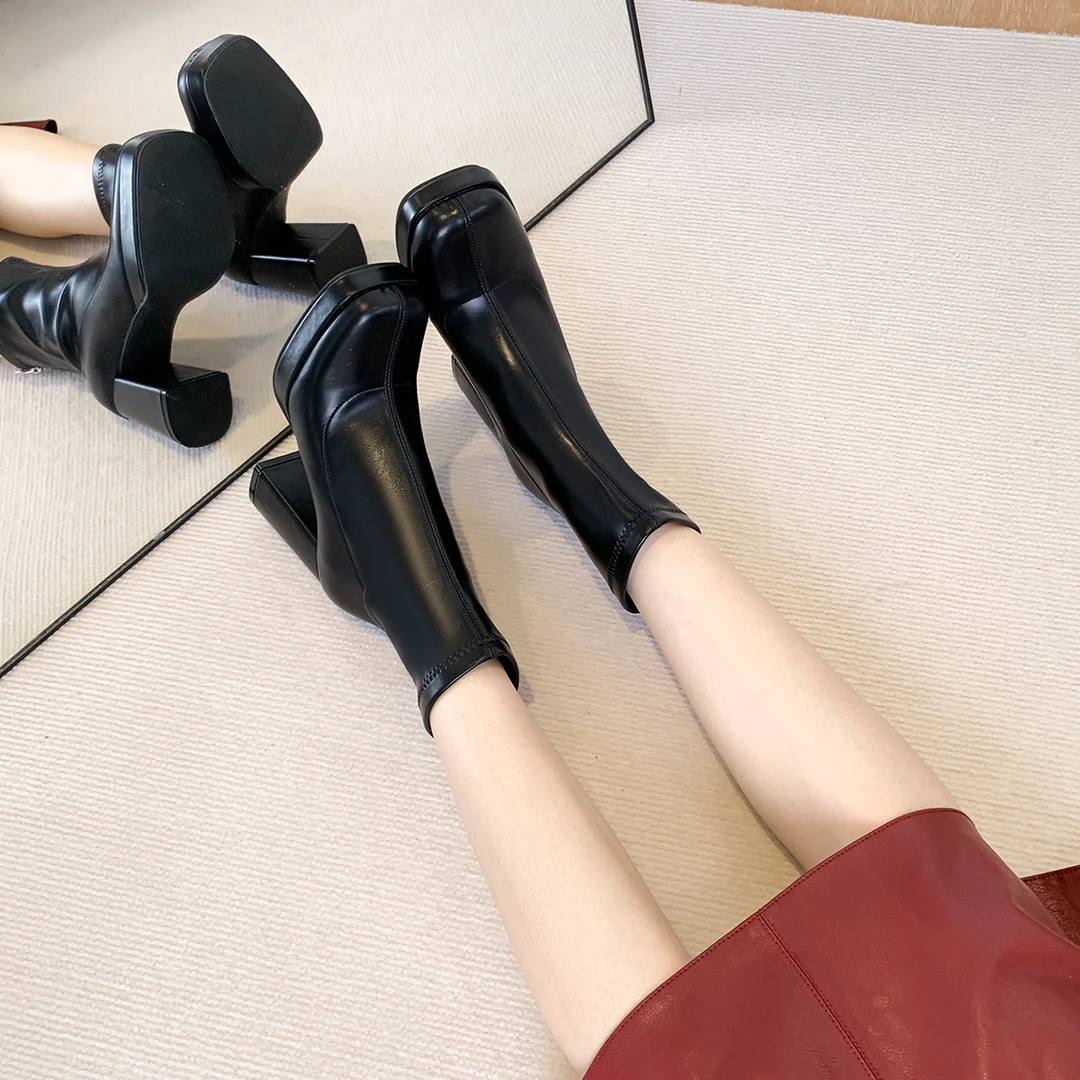 2024新款粗跟短靴女防水台高跟鞋秋冬季时尚增高后拉链靴子女黑色