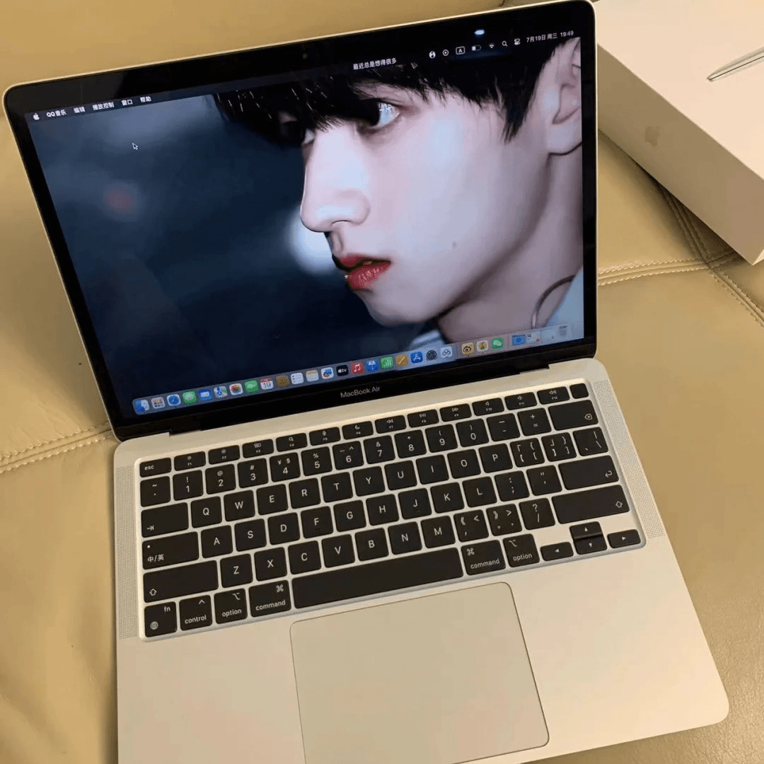 95新 Apple/苹果 轻薄学生笔记本MacBookAir娱乐大型游戏指纹电脑