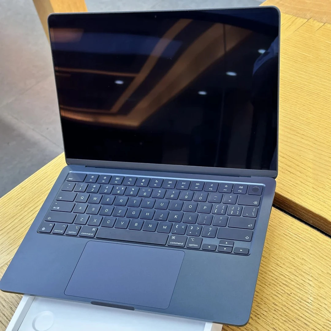 95新 Apple/苹果 超薄学生笔记本MacBook Air学习办公创作电脑pro