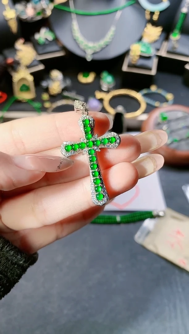 【闪购商品】翡翠吊坠(赠链)银S925镶嵌吊坠