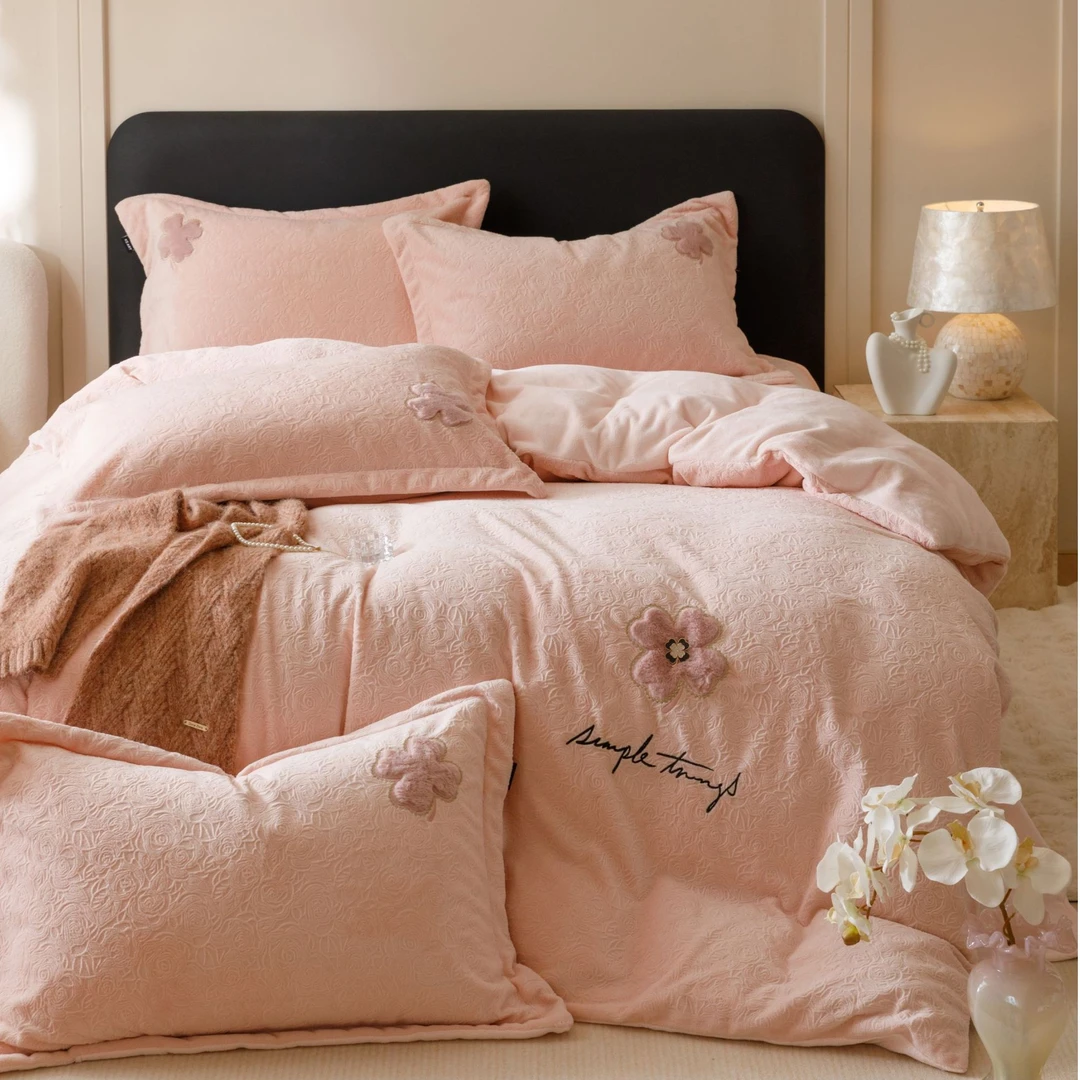 美如梦丨那片花海 新品高克重牛奶绒提花四件套简约刺绣床上用品