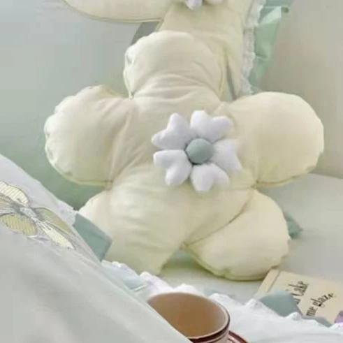 韩风小花抱枕