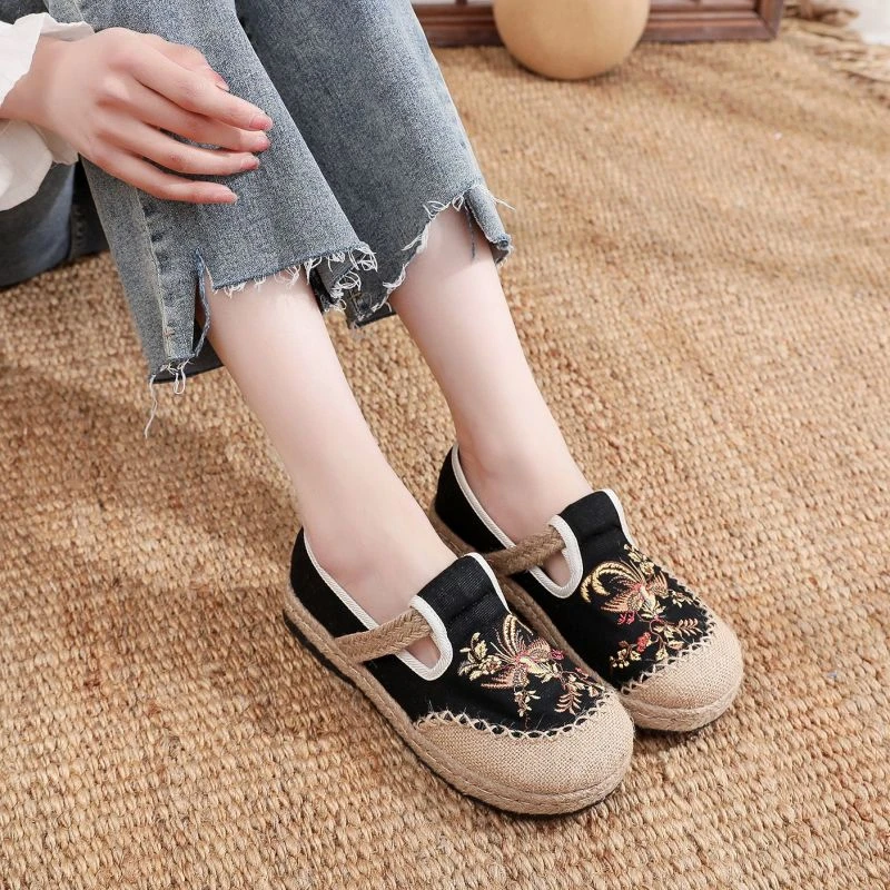 老北京布鞋女2024年新款春夏平底一脚蹬懒人单鞋休闲透气大头鞋女