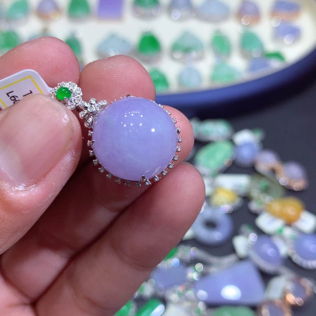 翡翠吊坠(赠链)18K金镶嵌