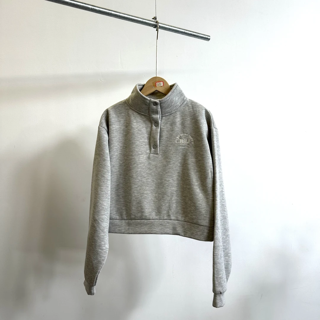 B区12 0071学院风立领减龄短外套