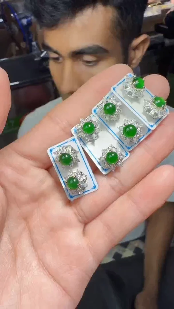 【闪购商品】定制翡翠未镶嵌耳钉多样性发其一1