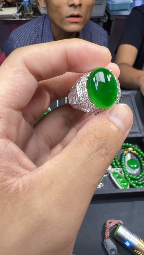 【闪购商品】定制翡翠未镶嵌蛋面1