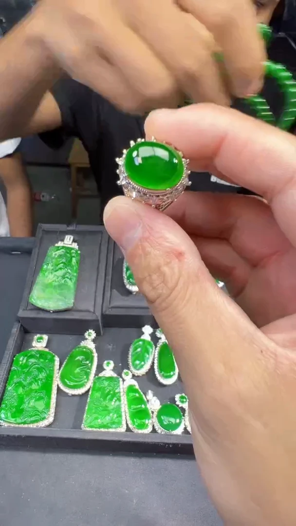 【闪购商品】定制翡翠未镶嵌戒指1