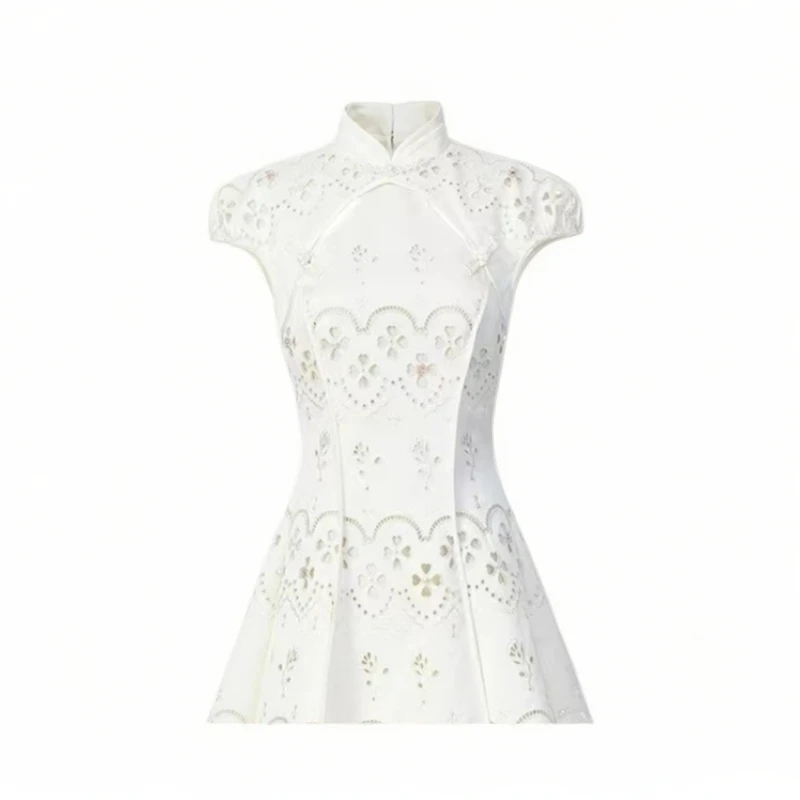 LeFame/拉飞姆LeFame24秋马德拉刺绣中式收腰连衣裙LF24Q01SO249