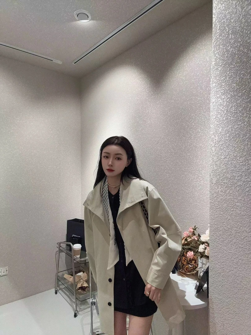 翻领大风衣