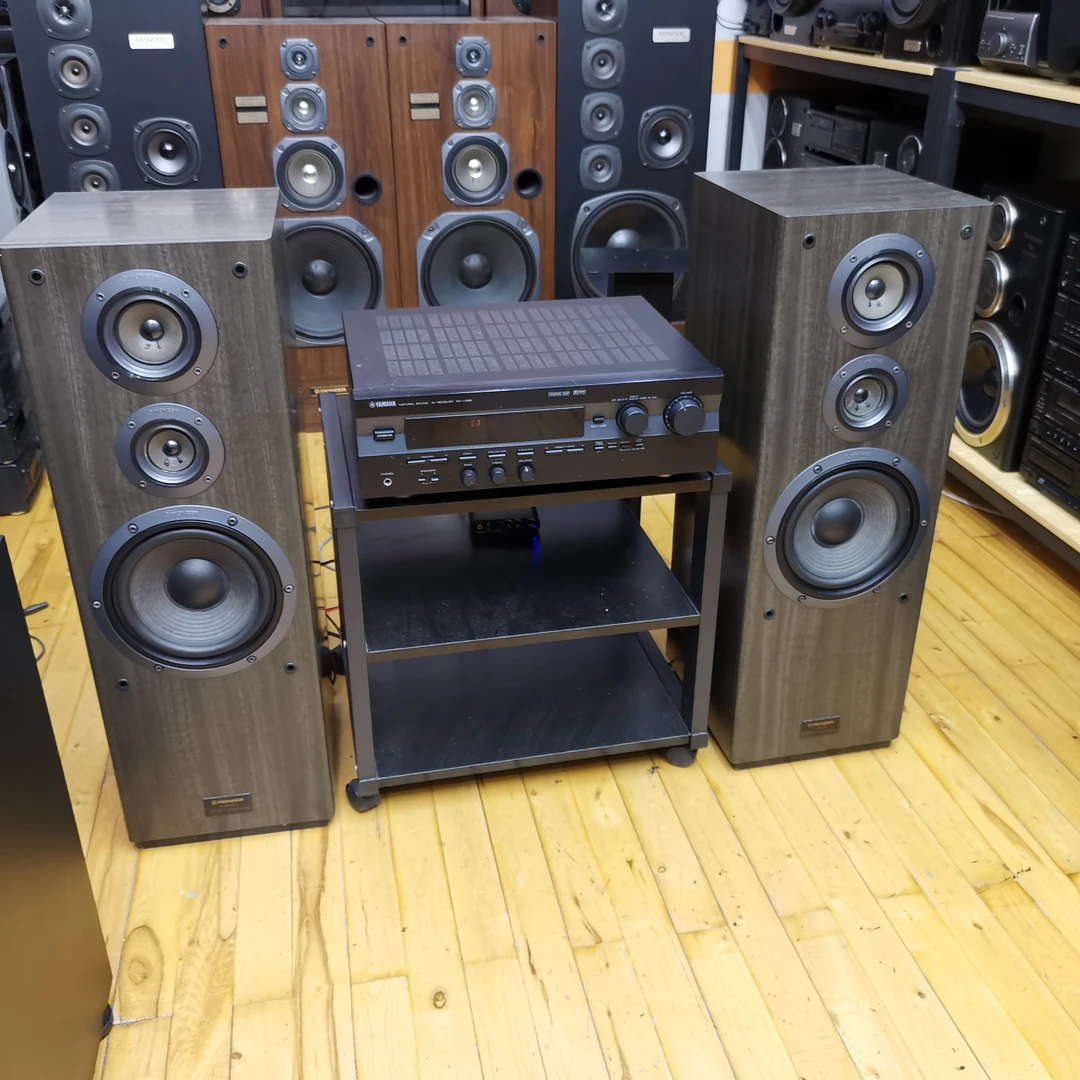 XF，8寸落地音箱一对加YMH功放3件套，运费自理