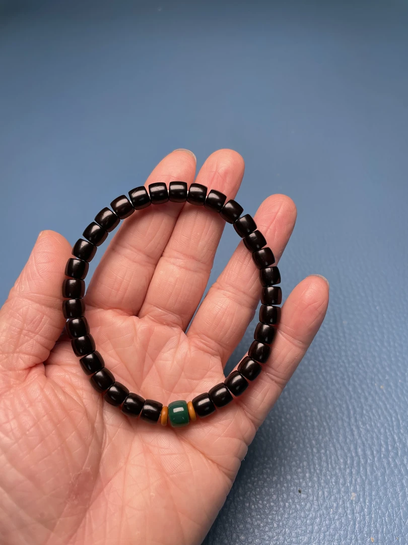 黑金椰蒂直切单圈手串搭配雪巴配饰尺寸7✖️6配饰随机颜色