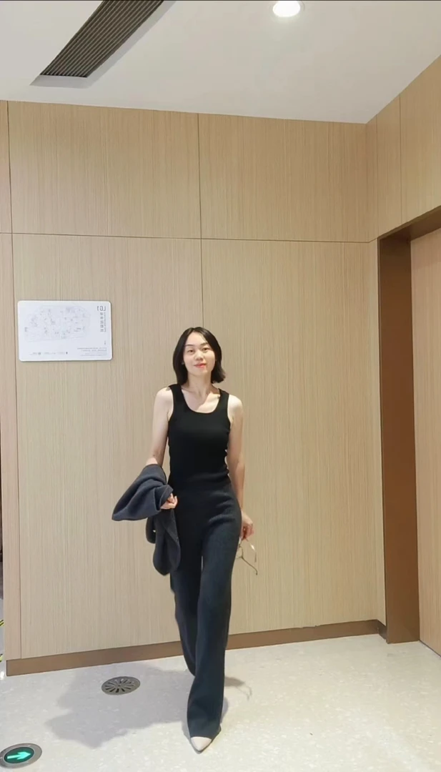 Elegant【“百搭王者”- 多彩纯色背心】