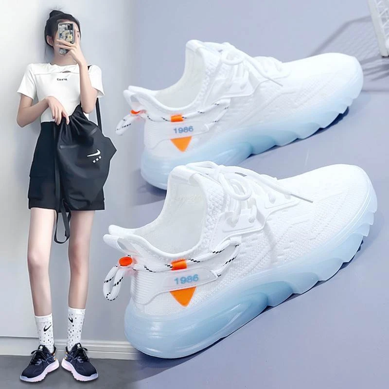 专业打羽毛球鞋子女款超轻便减震防滑软底室内训练专用女士运动鞋