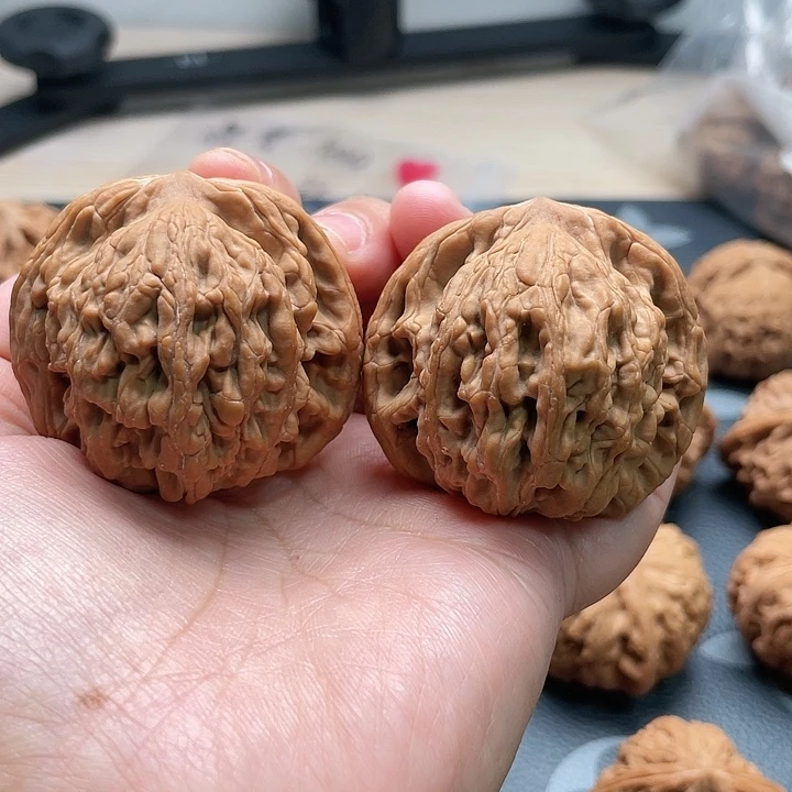 文玩核桃把件虎头45