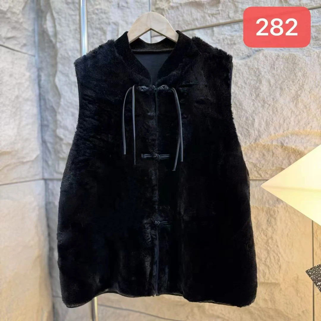 282/秋冬高级感软糯糯金丝绒气质设计师款马甲新中式女士外穿马甲