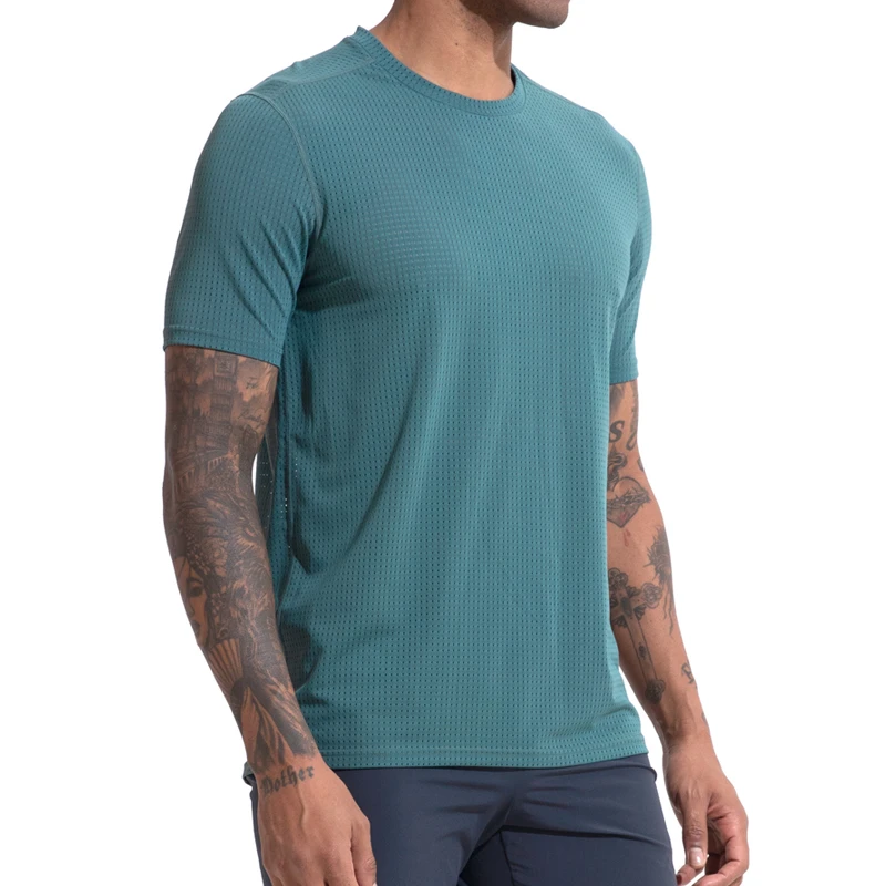 2025夏冰丝短袖男凉感爽滑半袖宽松透气纯色圆领高弹跑步运动T恤