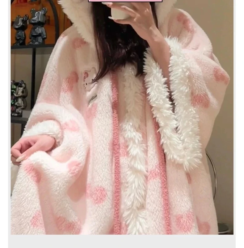 241020可爱HelloKitty连帽斗篷冬季睡袍加绒加厚睡衣女甜美家居服