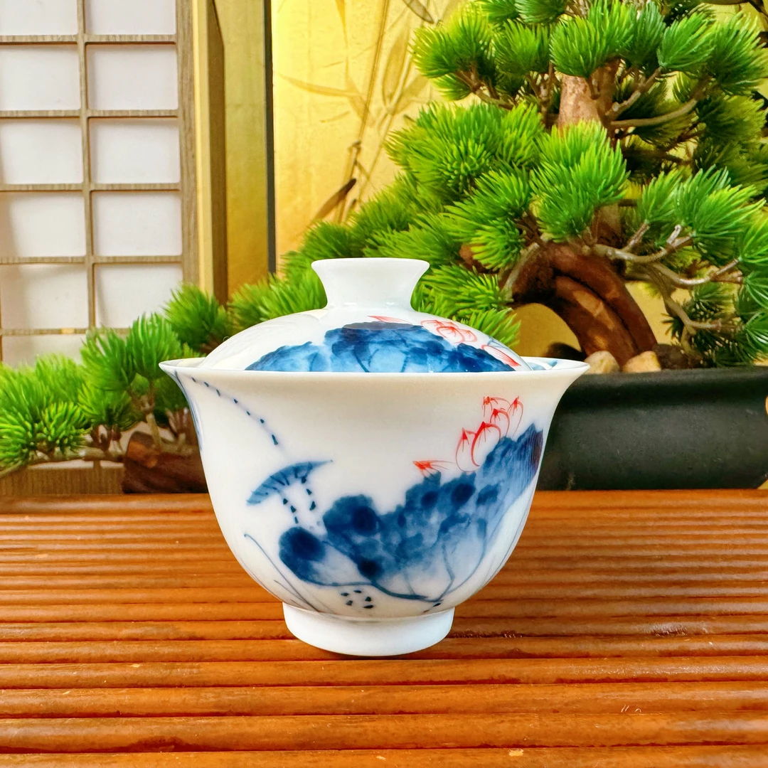 羊脂玉手绘青花釉下内外绘彩荷花锦鲤二才盖碗 送 1杯 1盖置