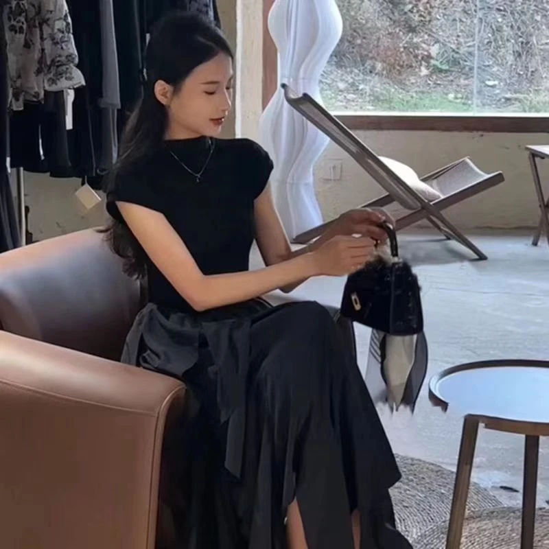 修身黑色不规则收腰2024夏季新款网红爆款纯色时尚小黑裙裙子感