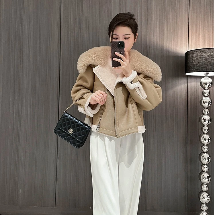 人造皮草 2025新款皮毛加绒一体外套女机车翻领短款羊剪绒大衣