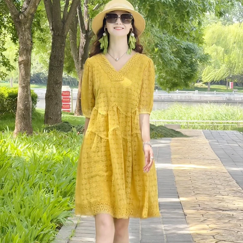 欧洲站2025夏季新款小个子宽松休闲气质短袖V领蕾丝中长款连衣裙