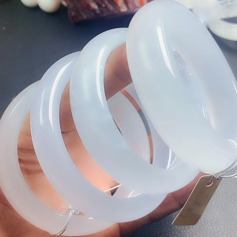 【闪购商品】石英质玉手镯未镶嵌