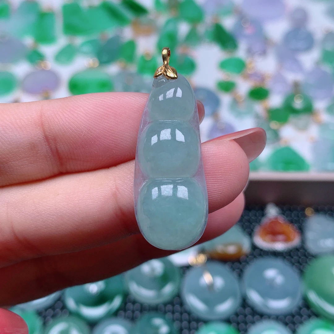 缅甸天然A货翡翠，冰晴福豆q尺寸35-13.6-5.7