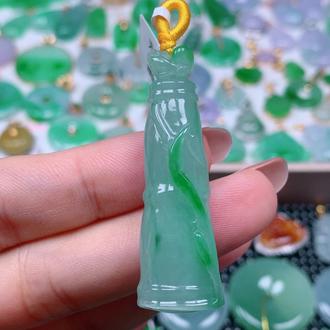 缅甸天然A货翡翠，冰飘绿竹节1501/605尺寸37-15-10.5