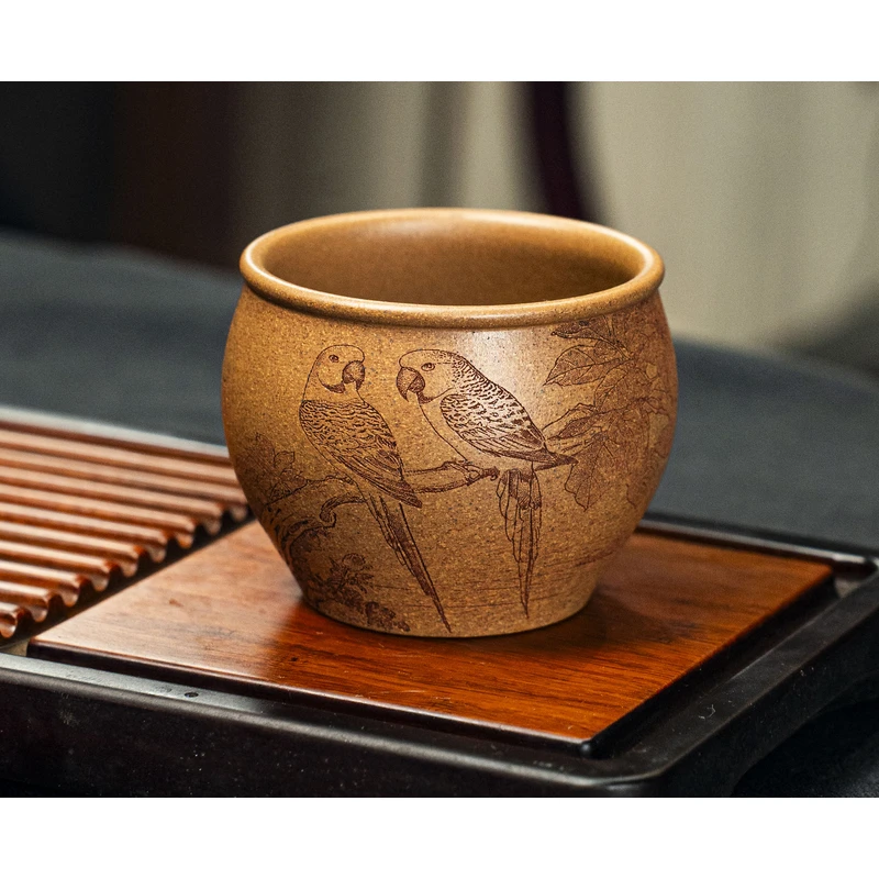 6212宜兴紫砂原矿蟹黄段手工雕刻双鸟齐眉双寿主人杯FSW