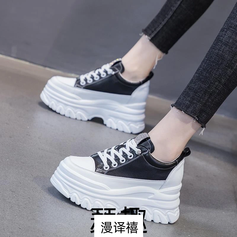 真皮内增高小白鞋女2024年新款春秋季爆款女鞋子厚底松糕休闲单