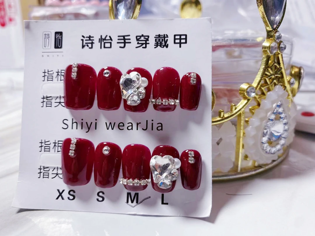新春穿戴甲爱心款手工穿戴甲穿戴美甲春季穿搭
