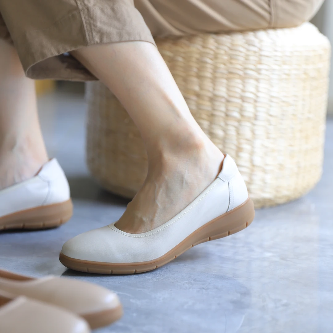 壹家shoes001027牛皮小枕头单鞋3公分奶奶鞋防滑散步鞋女