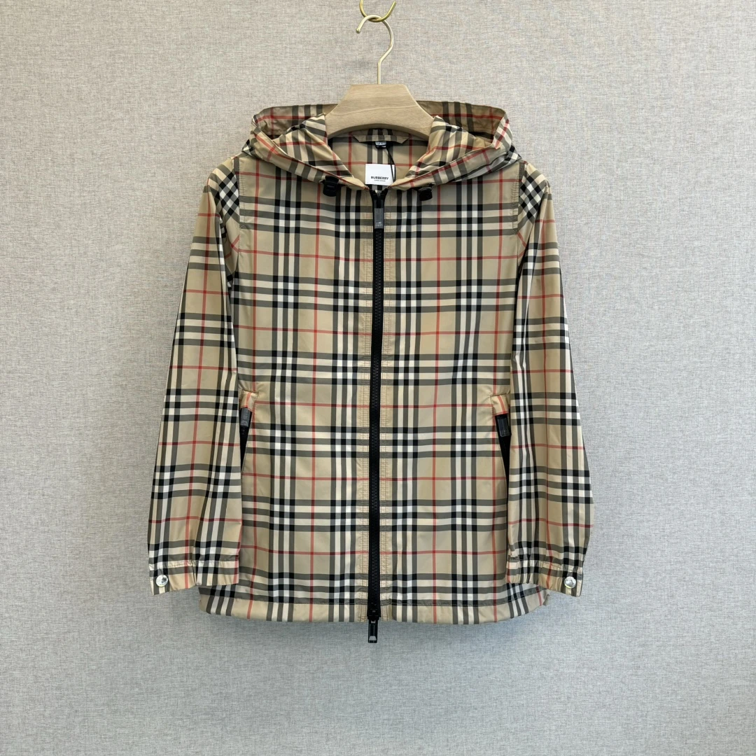 未使用 BURBERRY/博柏利 女士经典格纹连帽夹克 Wco20059