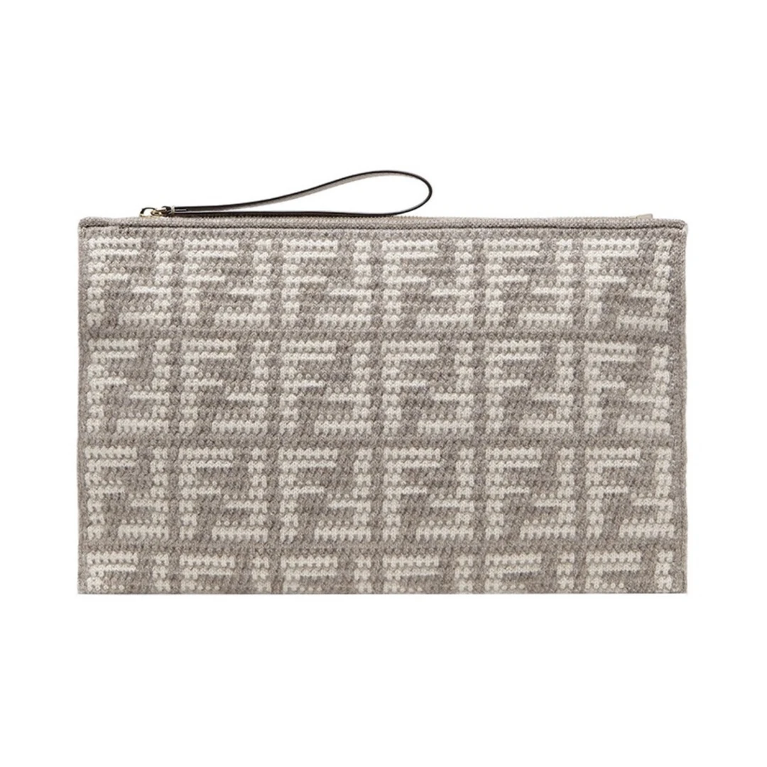 全新未使用 FENDI/芬迪 Fendi 灰白色FF针织图案手拿包 Wle30236