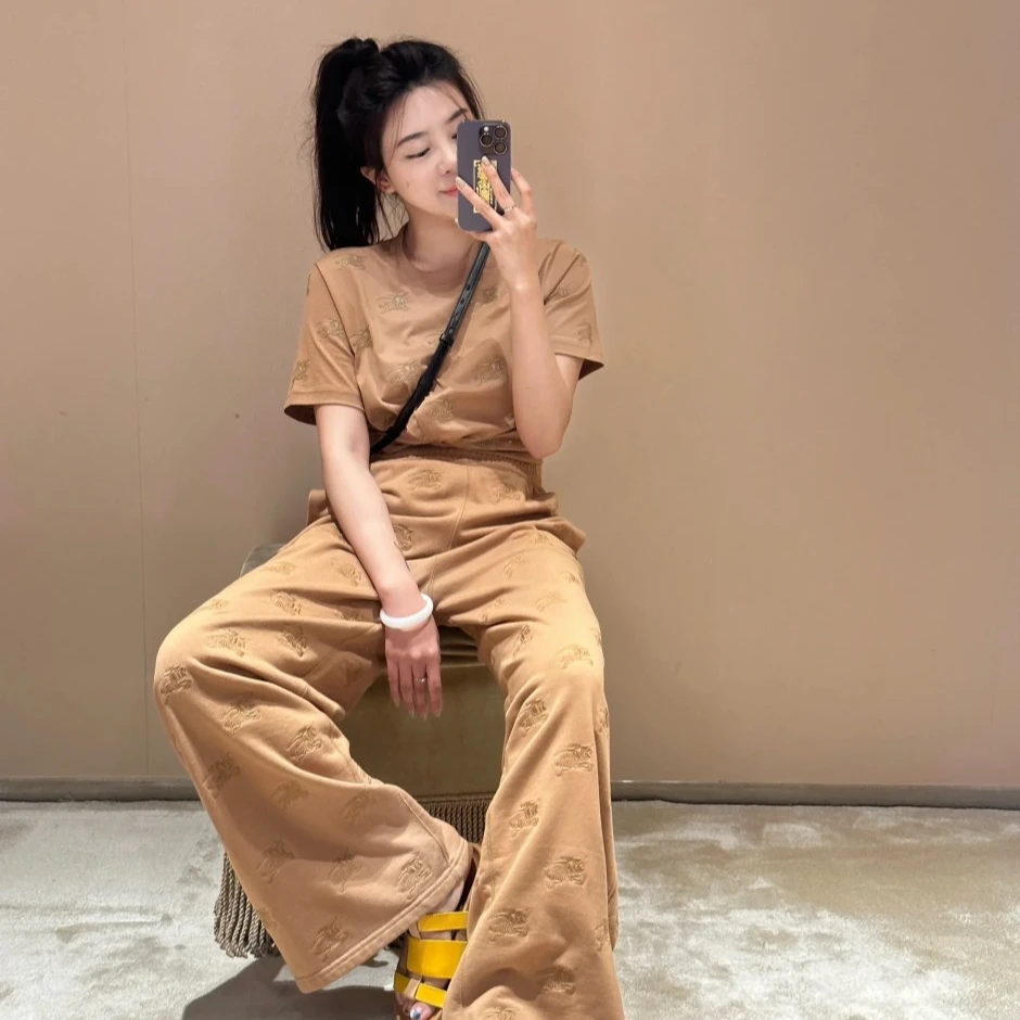 未使用 BURBERRY/博柏利 女士棕色满印休闲裤 WCA30048
