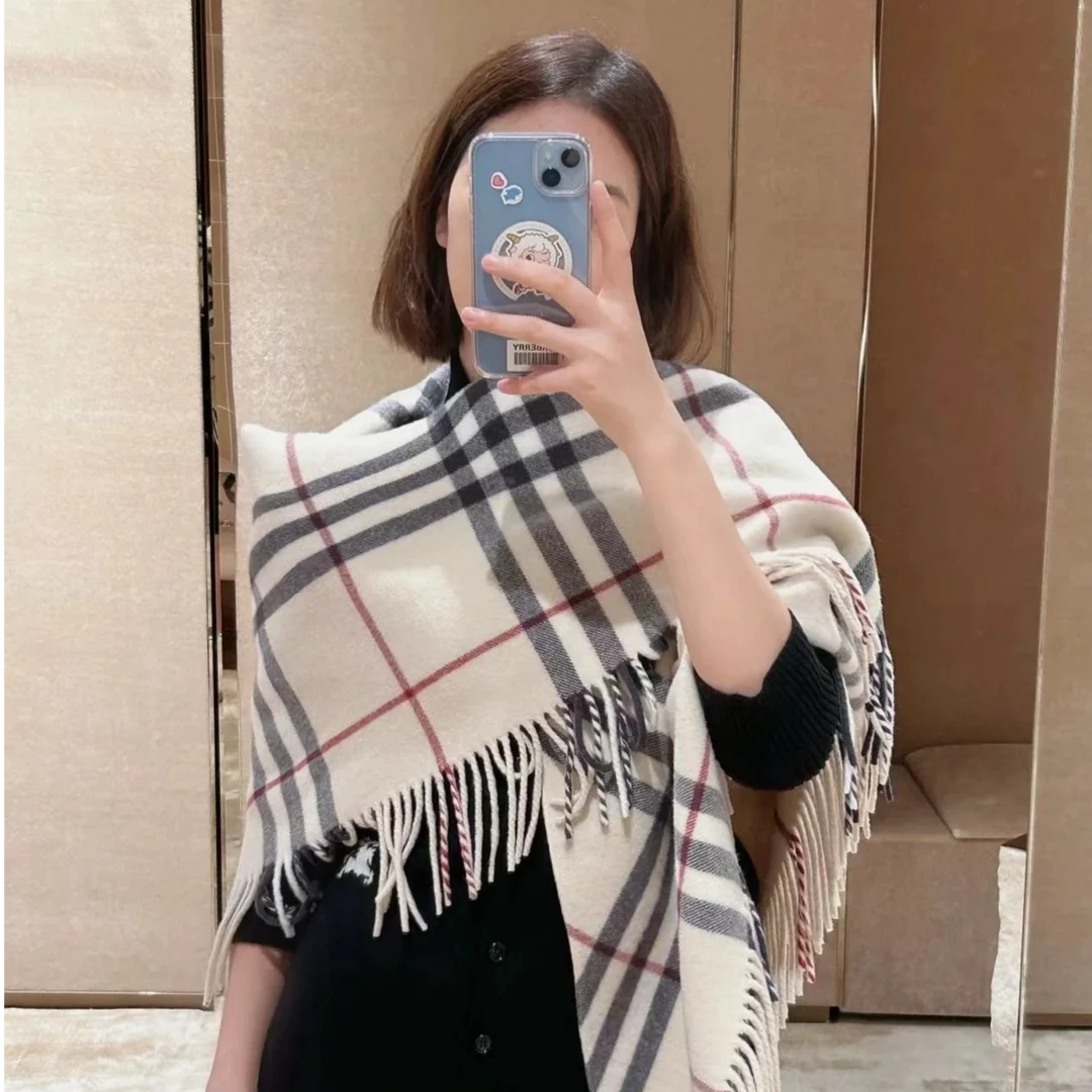 全新未使用 BURBERRY/博柏利 女士经典格纹羊毛斗篷外套 WAC20056