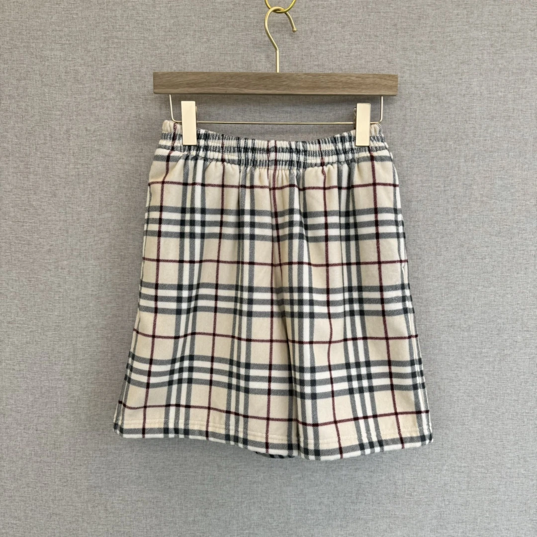 全新未使用 BURBERRY/博柏利 女士米色格纹短裤 WSH10043