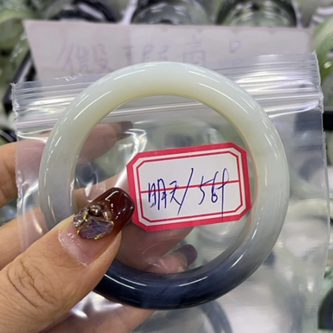 【闪购商品】蛇纹石玉手镯未镶嵌明****！