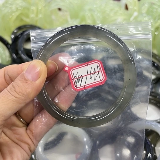 蛇纹石玉手镯未镶嵌b****℡