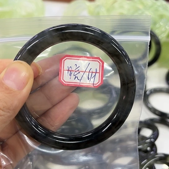 蛇纹石玉手镯未镶嵌月**?