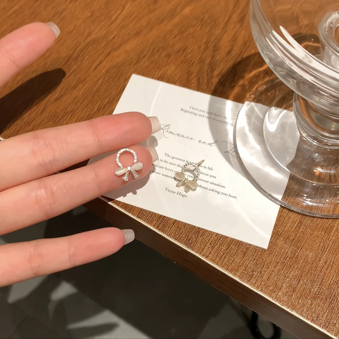 铜合金耳饰 AL1126 新款气质百搭蝴蝶结耳钉耳环小巧简约轻奢可爱