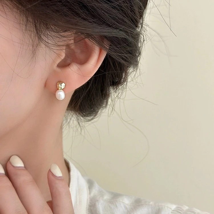 铜合金耳饰 AL1554 法式小巧水滴耳钉百搭复古ins小众耳环个性