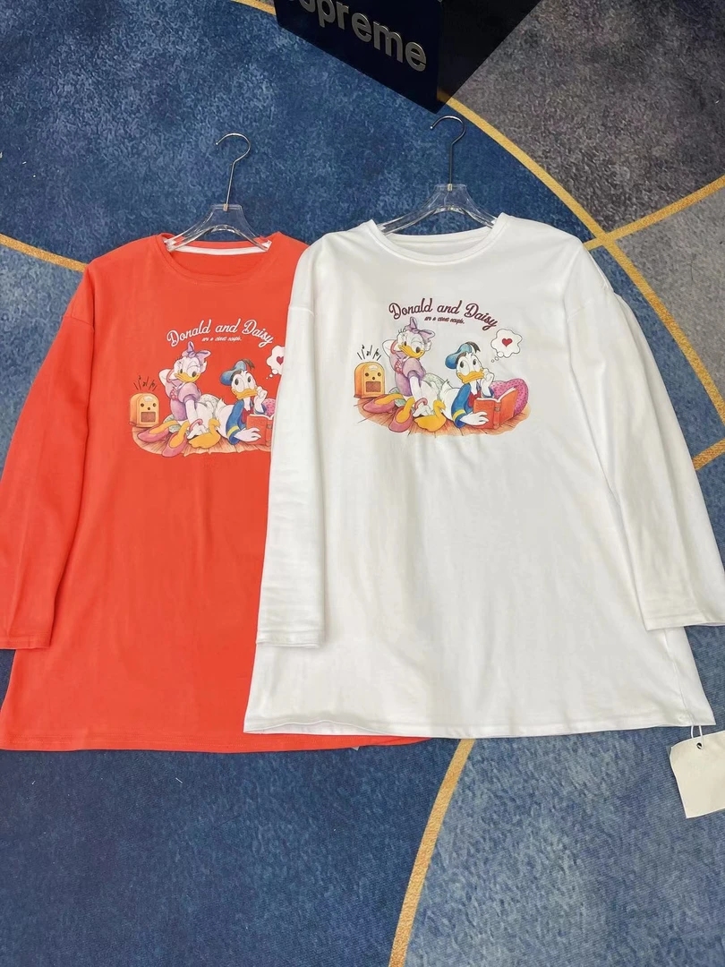 多米1022爱心唐老鸭上衣