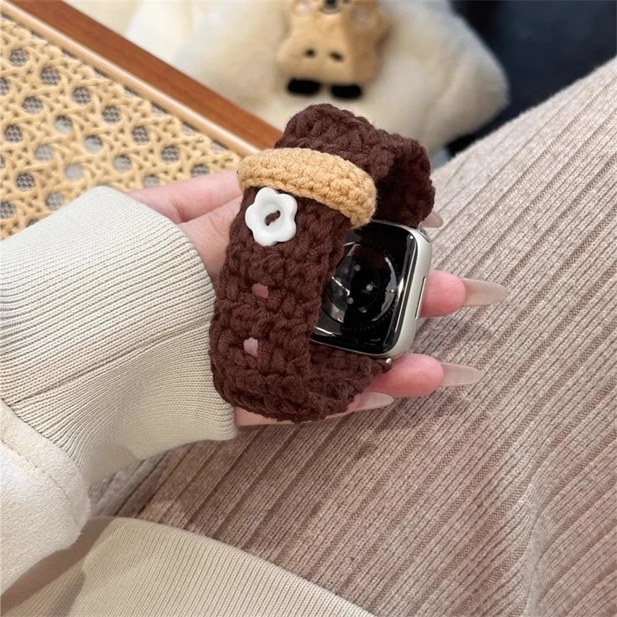 适用苹果S9新款毛绒手工编织调节手表带AppleWatch87654代通用SE2
