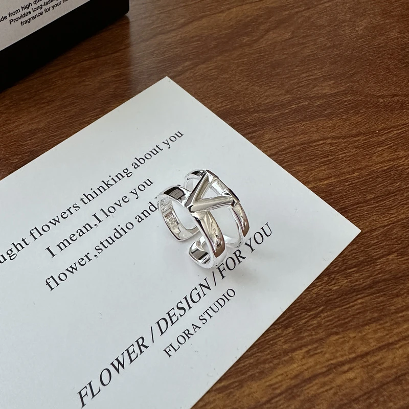 925银戒指 韩版小众设计感V字时髦戒指简约基础气质轻奢时尚