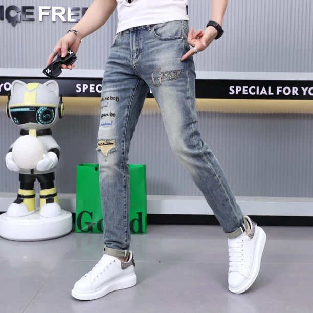 《2024夏季新品8806 》男士潮流牛仔裤复古百搭弹力修身破洞时尚