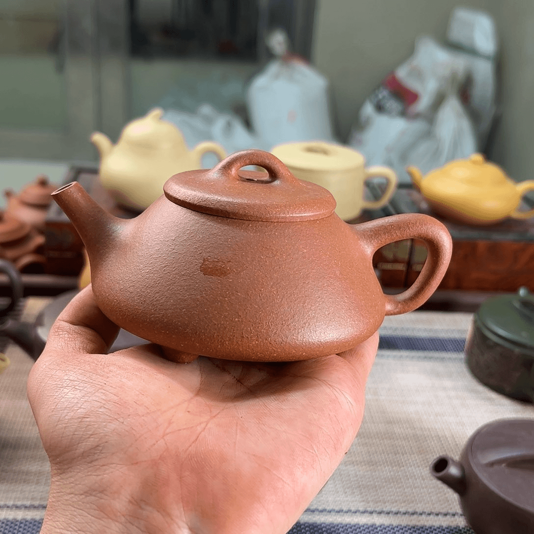 紫砂茶壶红降坡石瓢