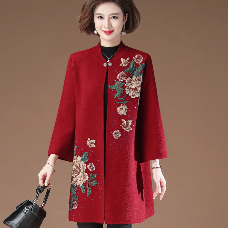 高贵喜妈妈装秋冬中长款针织衫大衣中老年人女绣花毛衣加大码外套