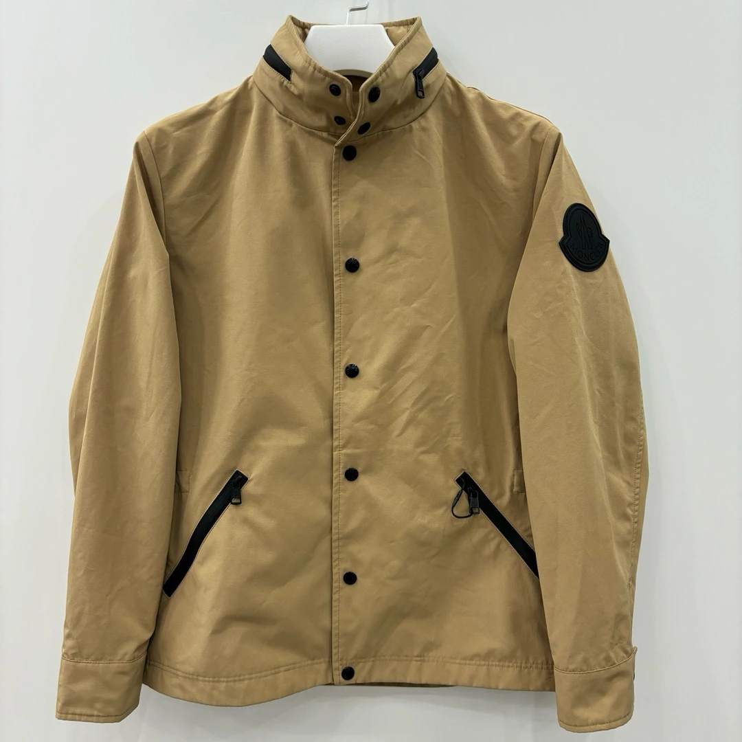 Moncler 盟可睐/袖标短款风衣 卡其色/尺码1/充新成色/编号5951